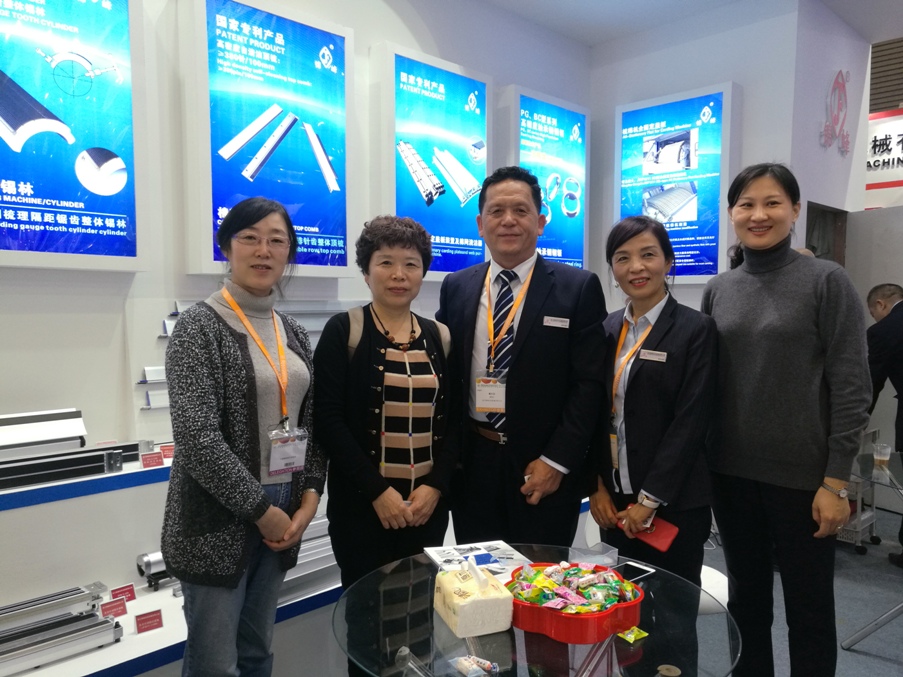 展會(huì)直擊｜浙江錦峰：傾注真情，創(chuàng)一流精品，做精梳整體錫林專家